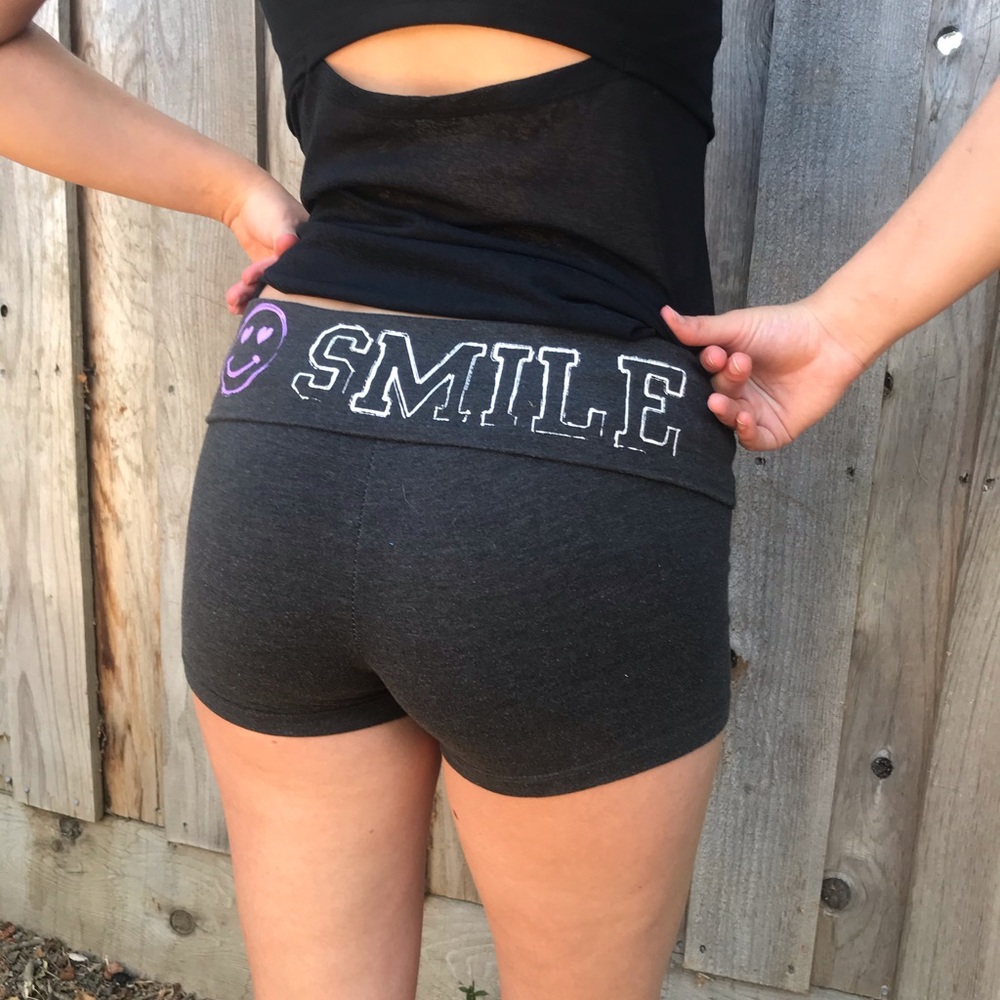 Smile Shorts 🙂 - Picture 2 of 8
